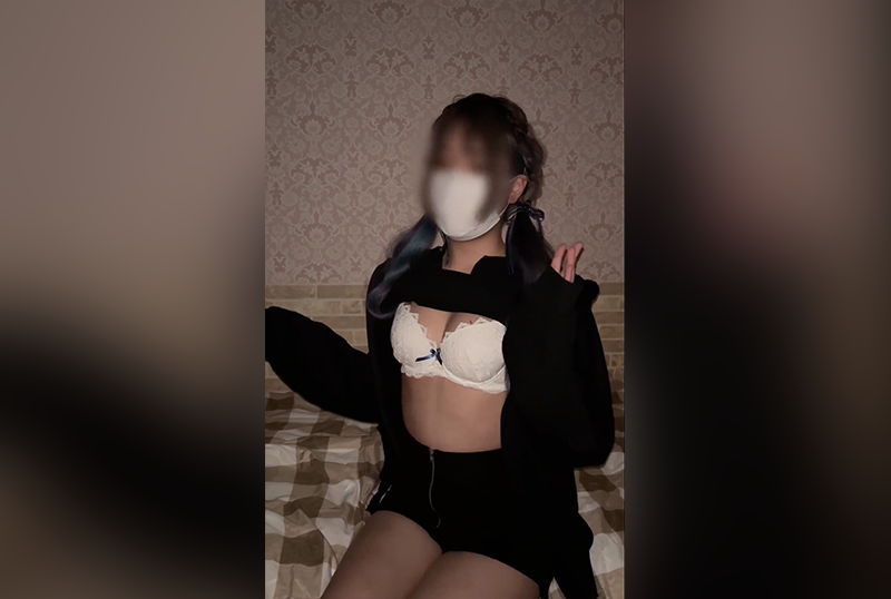 FC2-4539922 一个被钱迷住的女孩的结局。 素人