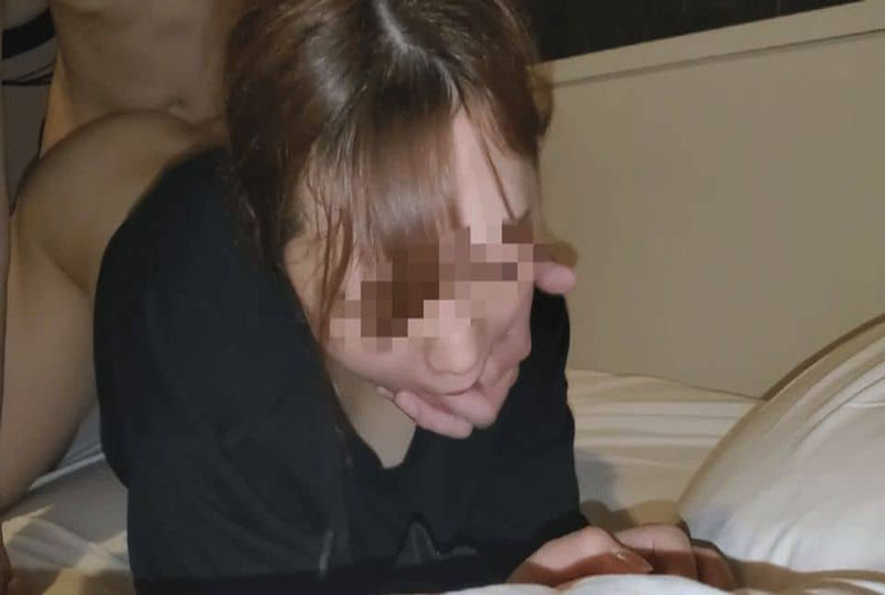 FC21830758 被掌握弱点的 F 罩杯妻子。被年轻男子中出 素人