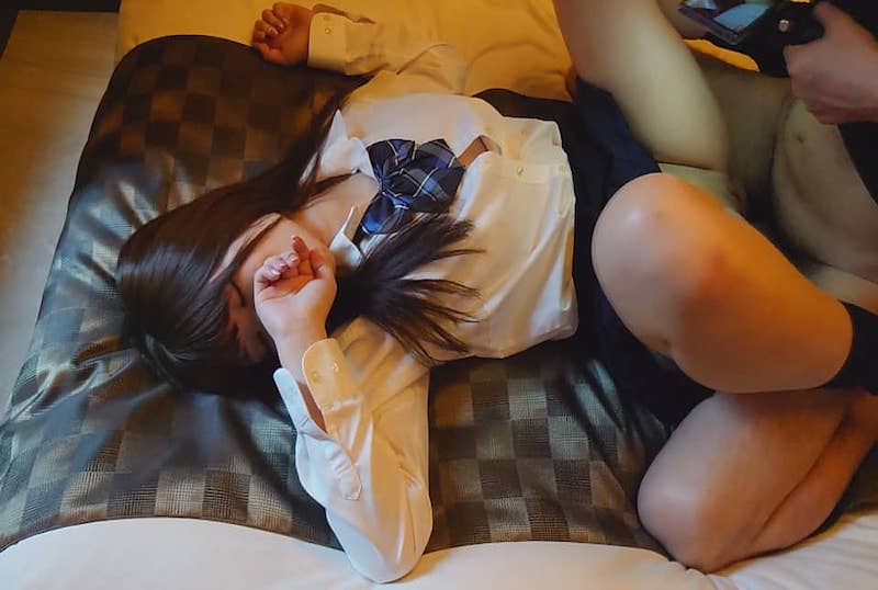 FC21852969 明明是考试，性欲也超强的少女，向老师伸出援手，救救他的成绩！！ 素人