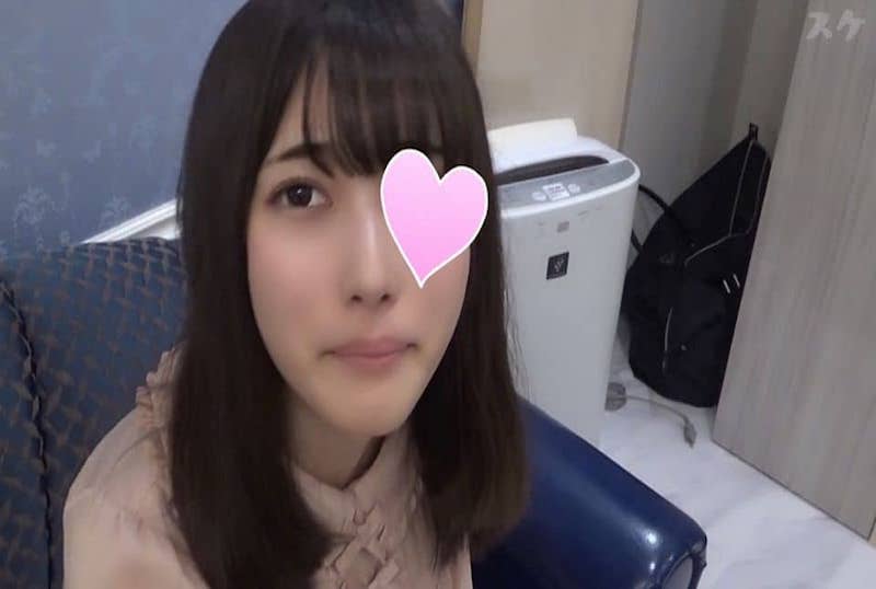 FC21127712 一个活跃的三年级学生。18岁裸体绝对领域！！第一次射精。 素人